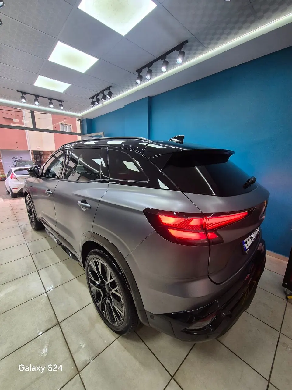 SUV